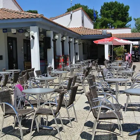 Κάμπινγκ Izicamp Mobil-home A Les Bains *