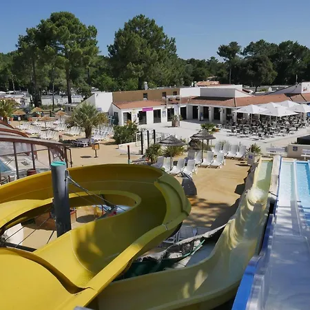 Izicamp Mobil-home A Les Bains Ronce-les-Bains