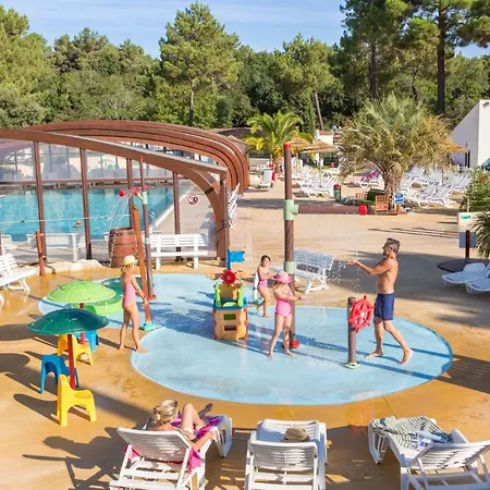 Izicamp Mobil-home A Les Bains Κάμπινγκ