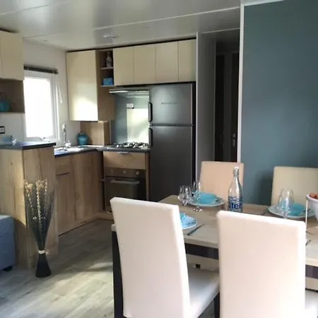 Κάμπινγκ Izicamp Mobil-home A Les Bains